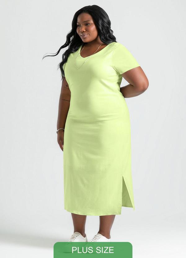 Cativa - Vestido Plus Size Midi em Viscose Verde Claro