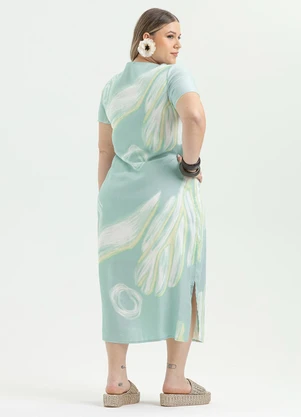 Cativa - Vestido Plus Size Midi em Viscose Verde Claro - CATIVA