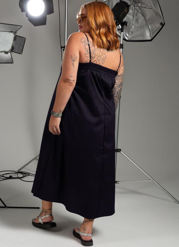 Cativa - Vestido Plus Size Modelagem Solta Preto 2
