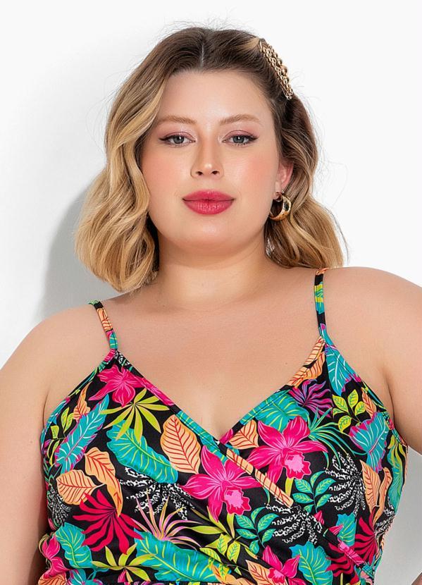 Marguerite - Vestido Tropical Preto com Babado Plus Size 3