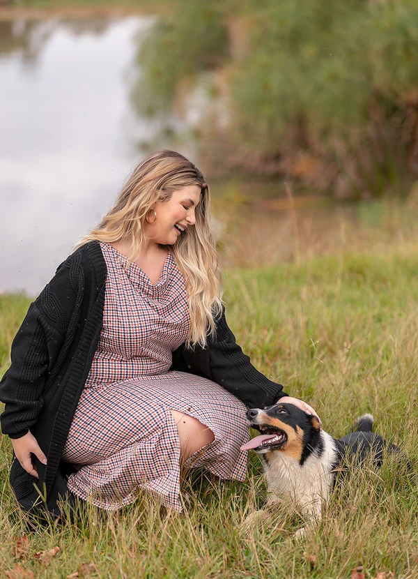 Marguerite - Vestido Xadrez Marrom em Malha Fria 10