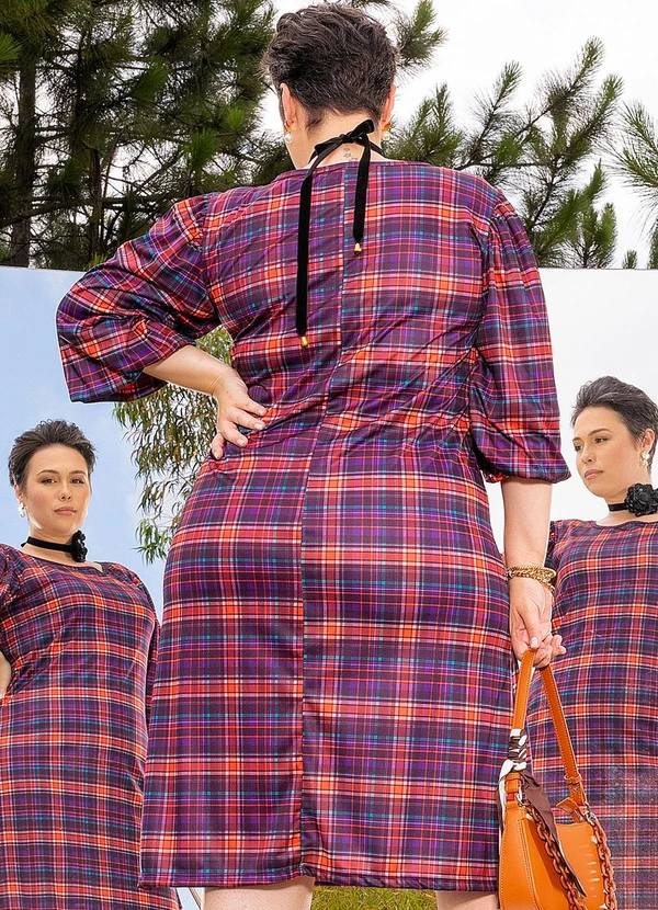 Marguerite - Vestido Xadrez Vibrante em Jersey Acetinado 4