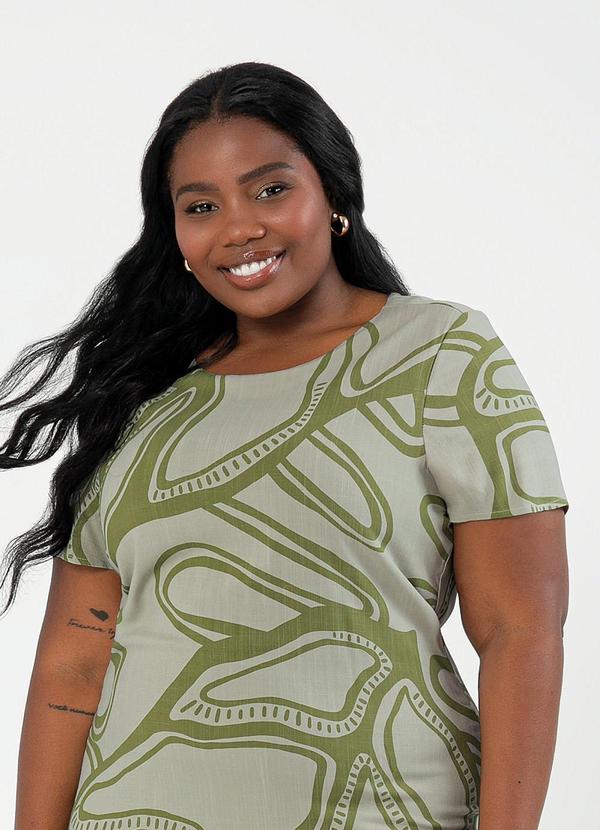 Cativa - Vestido Plus Size Tubinho em Viscose Verde 3