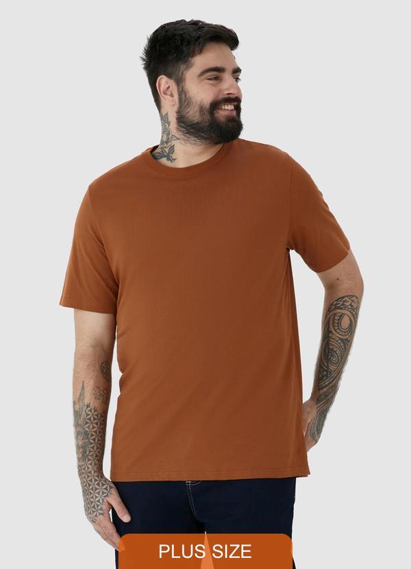 Malwee - Camiseta Tradicional em Malha Plus Marrom