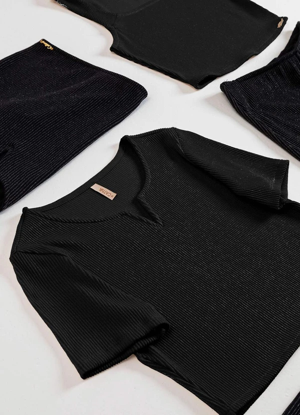 Cativa Teen - Blusa Cropped em Canelado Preto 4