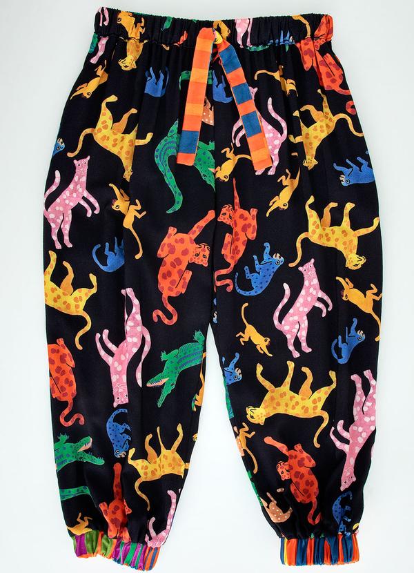 Fábula - Calça de Viscose Animais Coloridos Preto
