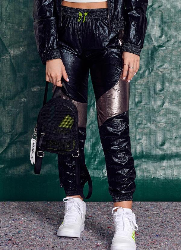 Authoria - Calça Jogger Corta Vento Preto