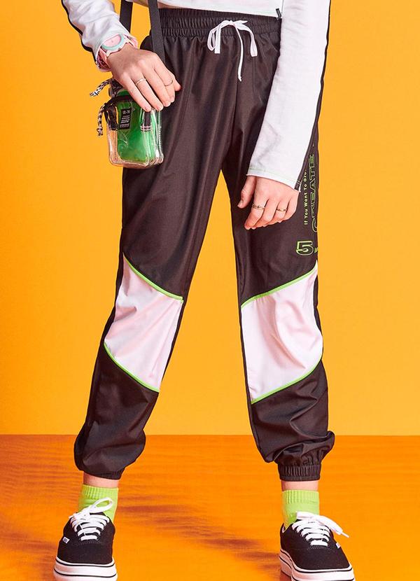 I Am - Calça Jogger Corta Vento Preto