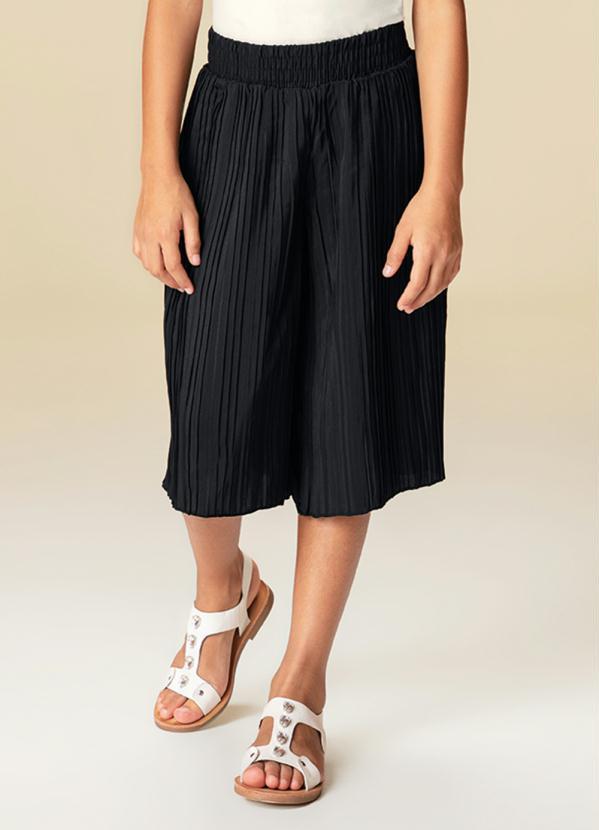 Carinhoso - Calça Preta Pantacourt Crepe Plissado