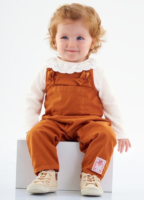 Up Baby - Conjunto Bebê Menina Jardineira e Blusa Marrom