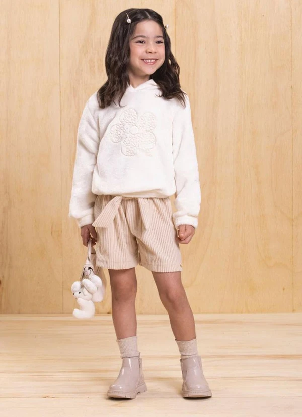 Milli e Nina - Conjunto Blusão Pelo Coelho e Shorts Bege