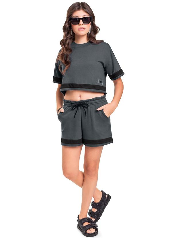Gloss - Conjunto Blusa Cropped e Short Juvenil Cinza