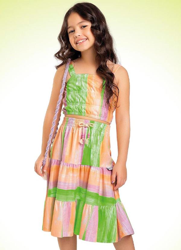 Conjunto Cropped e Saia com Recortes e Bordados
