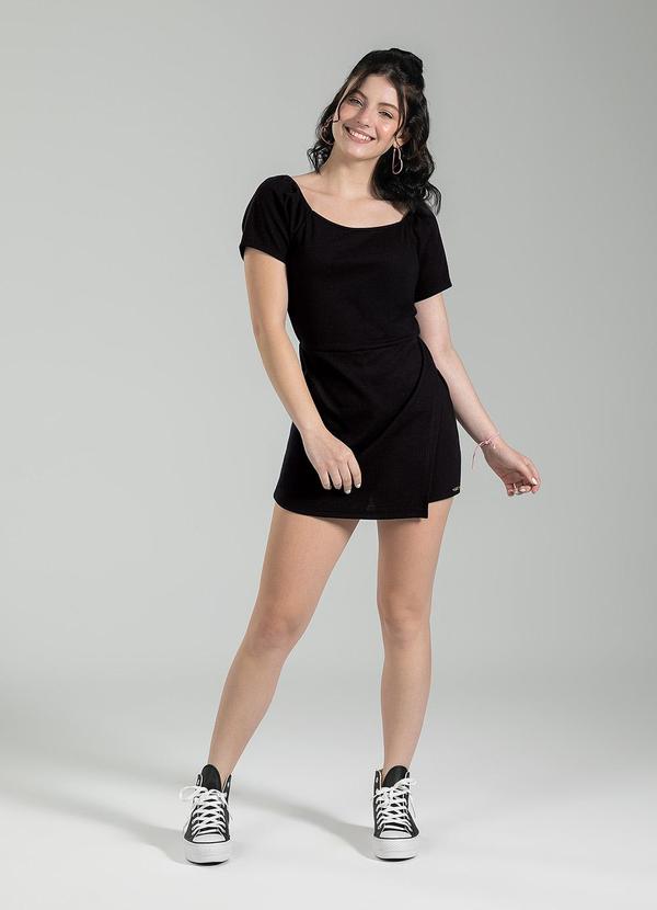 Cativa Teen - Macacão Curto Canelado Preto