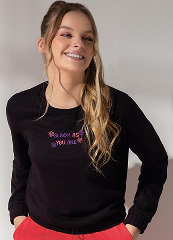 Habana - Blusão Feminino Bordado em Moletom Preto