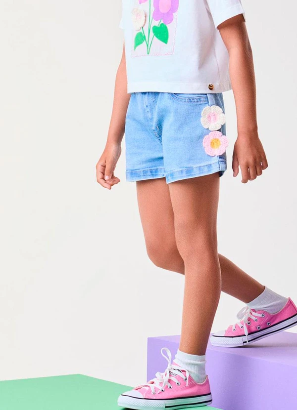 Bimbi - Short Jeans com Flor 3d de Crochê Azul