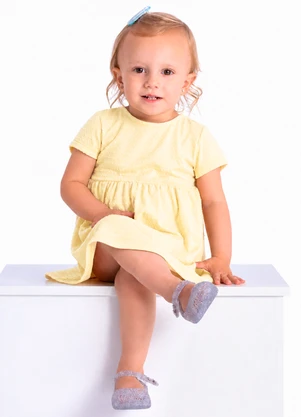 Duduka - Vestido Básico com Etiqueta e Enfeite Amarelo - DUDUKA