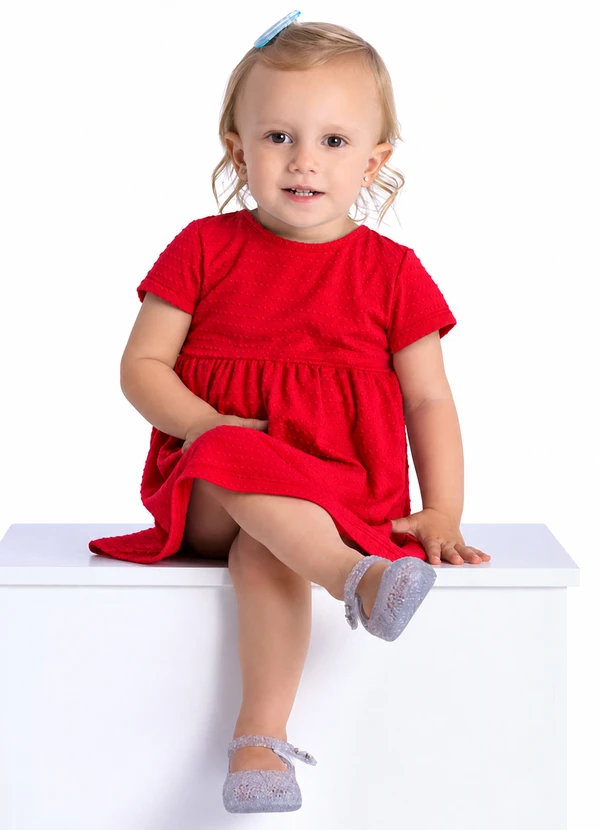 Duduka - Vestido Básico com Etiqueta e Enfeite Vermelho