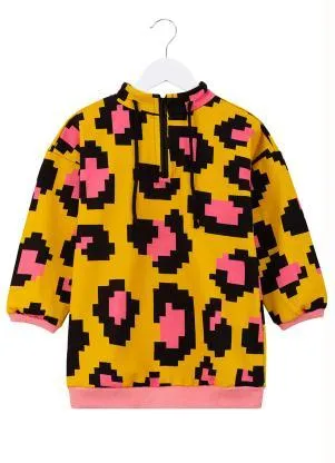 Fábula - Vestido Manga Longa de Moletom Onça Pixel Amarelo - FÁBULA