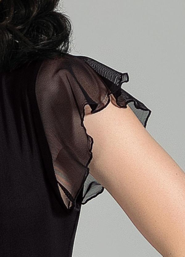 Cativa Teen - Vestido Curto em Viscose Preto 3