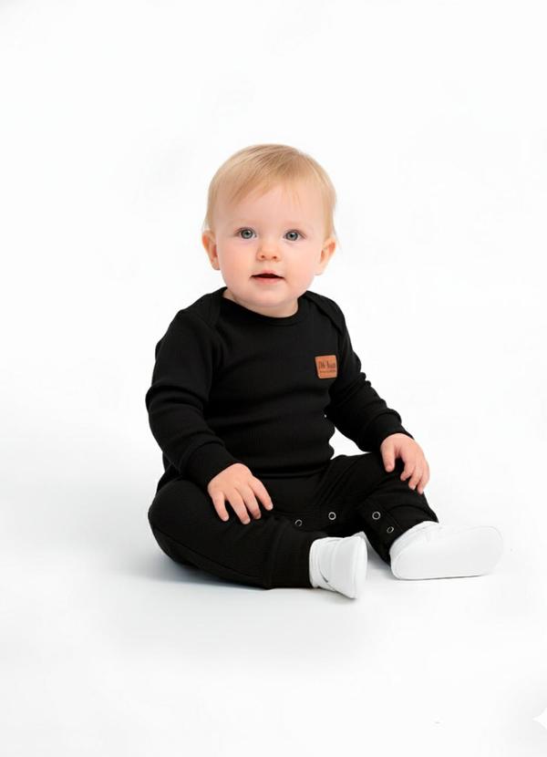 Lik Boys - Macacão Ml Decote Americano em Canelado Preto