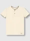 Carinhoso - Camiseta Básica em Piquet Branco - variação: Branco