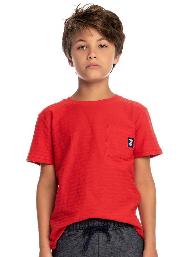 By Gus - Camiseta Infantil com Bolso Vermelho