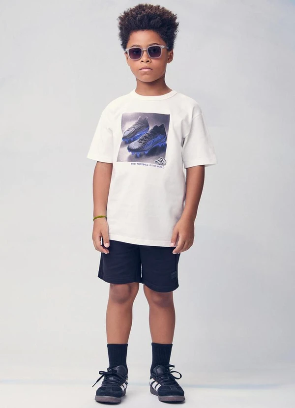 Youccie - Camiseta Infantil com Chuteiras de Puff Branco 3