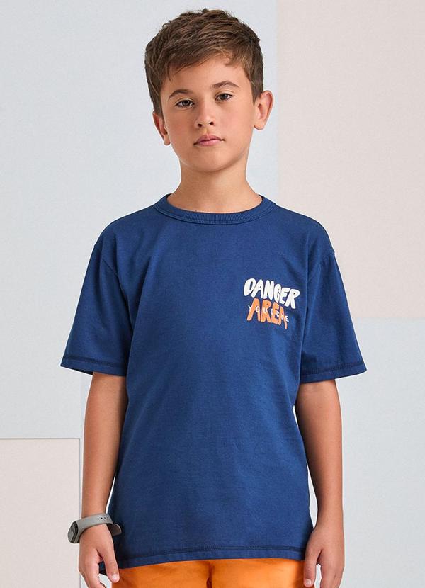 Youccie - Camiseta Marinho com Estampa de Tubarão Marinho