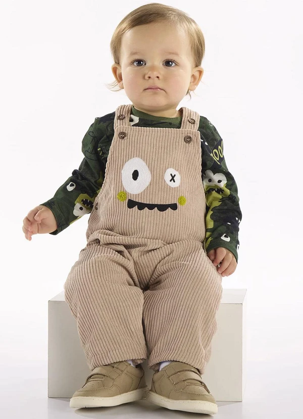 Três e Já - Conjunto Camiseta e Jardineira de Verde