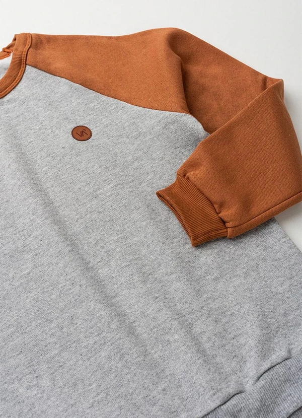 Vida Costeira - Conjunto de Moletom Raglan com Aplique Caramelo 5