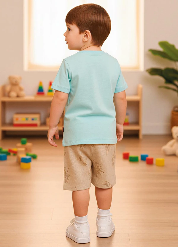 - Conjunto com Camiseta Verde 2