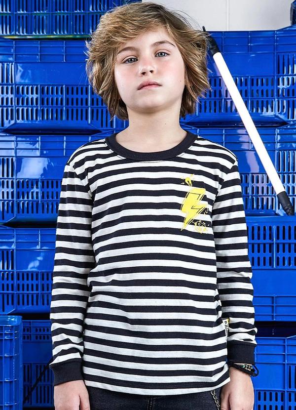 Youccie - Camiseta Manga Longa Listrada Branca