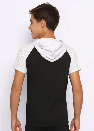 Torra - Camiseta Juvenil Manga Raglan com Capuz Preto - TORRA