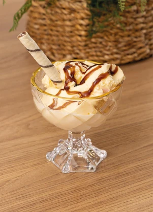 Lar e Lazer - Taça de Sobremesa Em Vidro com Fio Dourado - LAR E LAZER