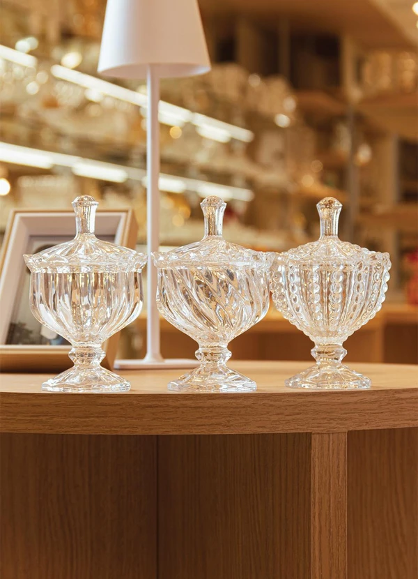 Lar e Lazer - Potiche com Pé Sortido