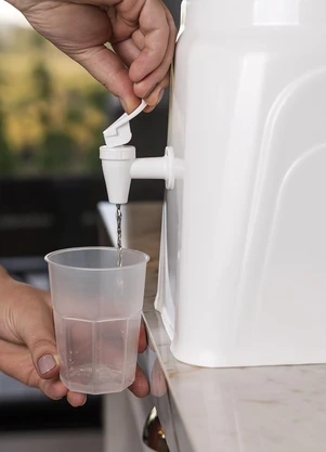 Lar e Lazer - Suporte para Galão de Água Branco - LAR E LAZER